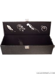 Wine box with 4 tools 